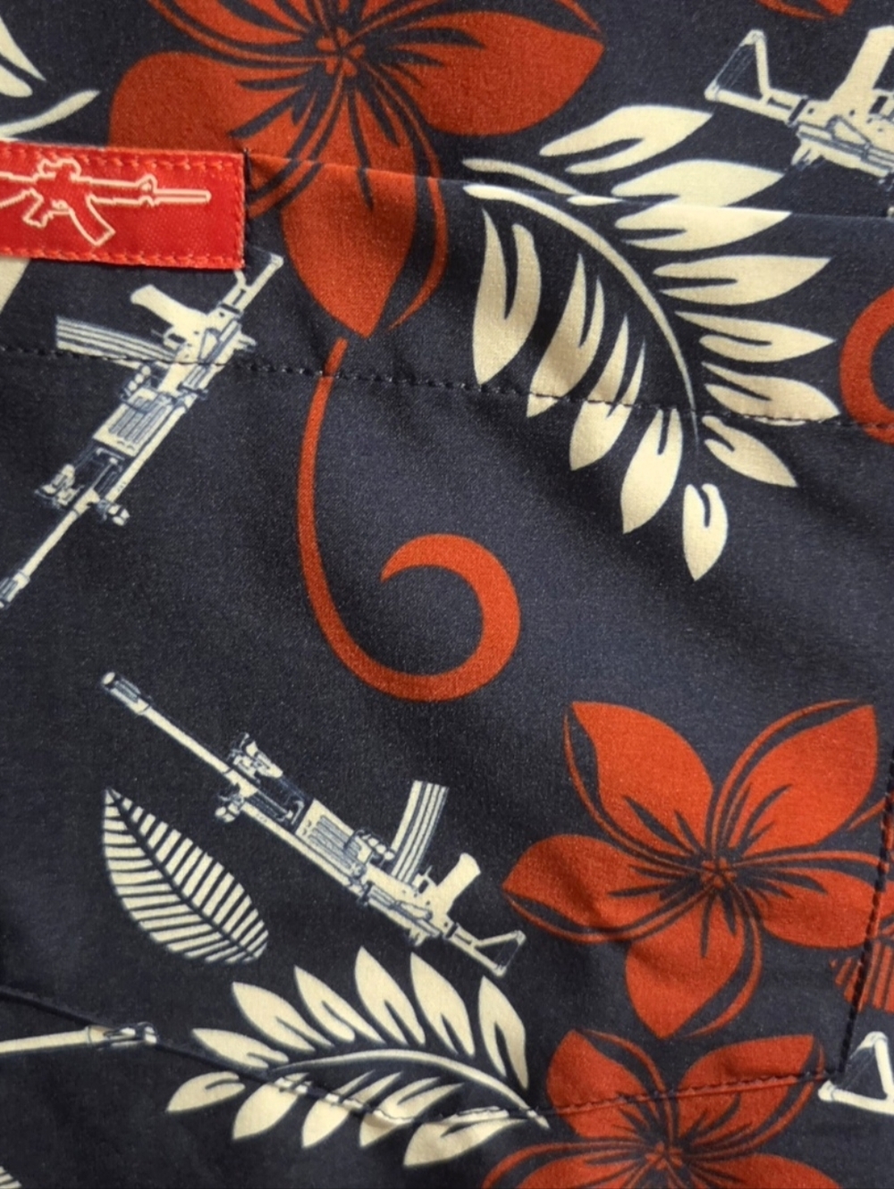 NWOT Retro Rifle Patriotic Hawaiian Shirt Size Large - Red, White, and Blue - Picture 4 of 10
